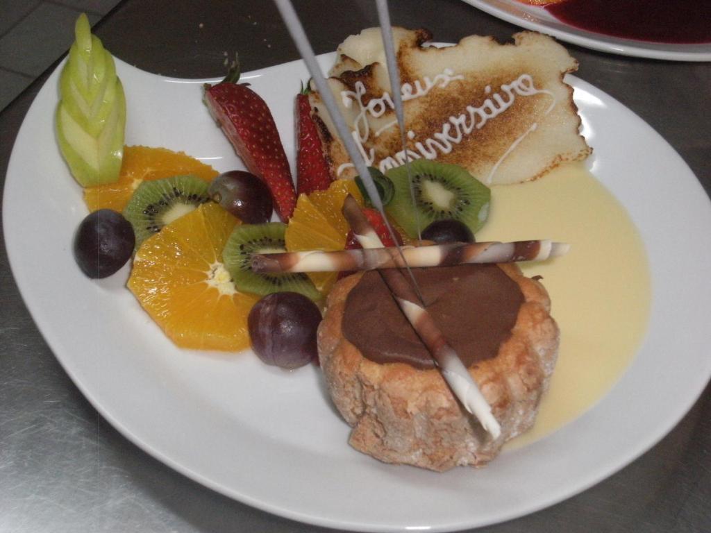 Les Confins Du Perche Hotel Tuffe ภายนอก รูปภาพ