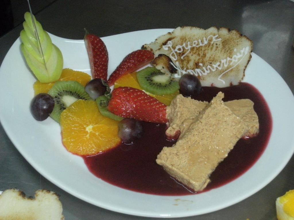 Les Confins Du Perche Hotel Tuffe ภายนอก รูปภาพ